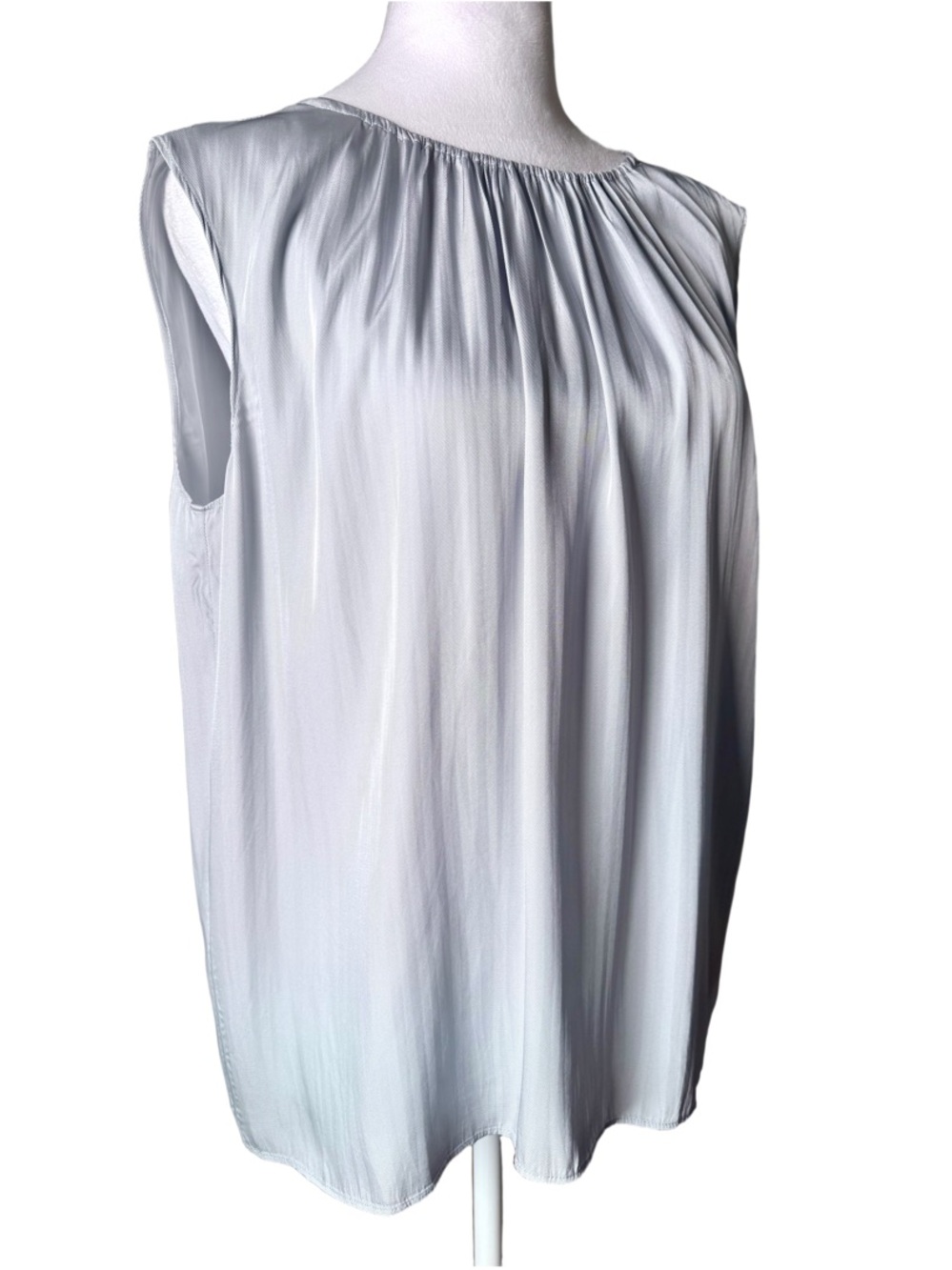 Lafayette 148 New York Light Gray Top